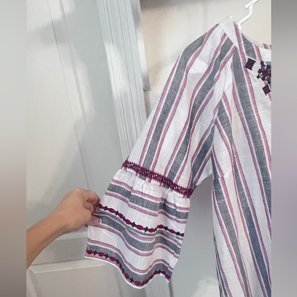 FINAL PRICE NWT Skies are Blue Embroidered Blouse - Picture 2 of 7